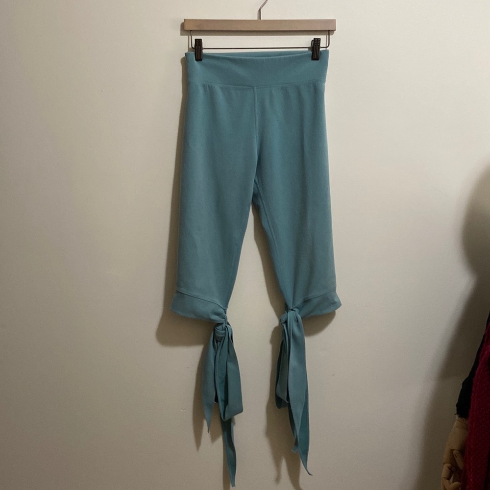 Free People Mint Green yoga/ Capri pants.  D13